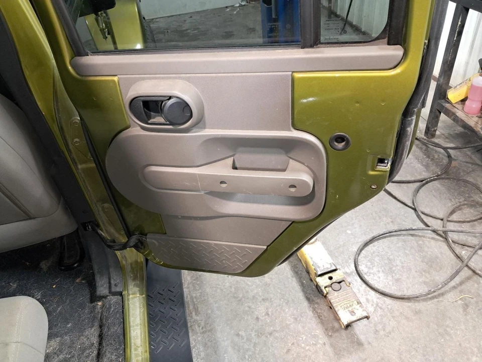 2007 Jeep TJ Rear Right Door Panel Trim Tan Used OEM 412712 Foto 1 de 4