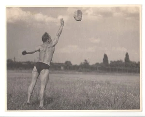 Mann bei Kraftsport Athlet male in trunks (Foto 11,2 x 8,7 cm) um 1930 Gay Int - Picture 1 of 2