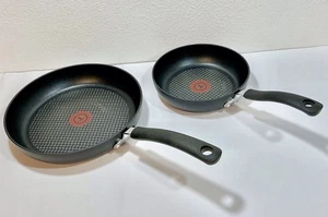 "Juego de sartenes antiadherentes anodizadas duras T-fal Titanium Ultimate de 2 piezas - 8"" y 10""" - Imagen 1 de 12