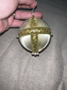 Vintage Push Pin Satin Beaded Embellished Christmas Ornament - Cream Green Gold - Picture 1 of 4