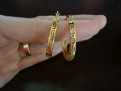 NUEVOS ARETES TIPO ARO MUJER LLAVE GRIEGA CHAPADOS EN ORO AMARILLO 18K CORTE DIAMANTE Foto 1 de 4