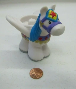 Fisher Price Little People CASTLE MEDIEVAL PEGASUS ROYAL FLYING HORSE 2005 - Picture 1 of 4