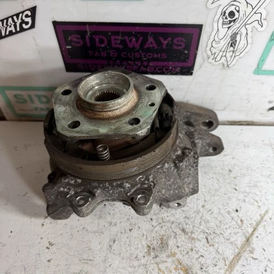 03-08 Maserati Quattroporte Suspensión trasera izquierda Eje nudillo vertical M139 Foto 1 de 4