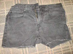 Levi's Ladies shorts Size 8 hotpants cropped distressed cut off hemline Vintage - Picture 1 of 6