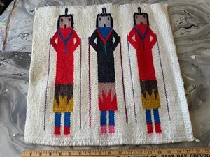 Nativo Americano Navajo Yei Tejido Vintage Hecho a Mano 17 1/4" x 17 1/2" Tejido - Imagen 1 de 7