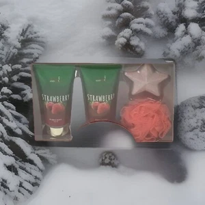 Freida And Joe 4 Piece STRAWBERRY Bubble bath/Body Lotion/ Bath Bomb Set - Picture 1 of 2