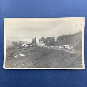 Unidentified Railway Station New Zealand RP pc unused AY496 - Picture 1 of 2