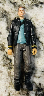 Figura de acción Playmate Toys Terminator Salvation Marcus 2009 robot cañón manual Foto 1 de 4