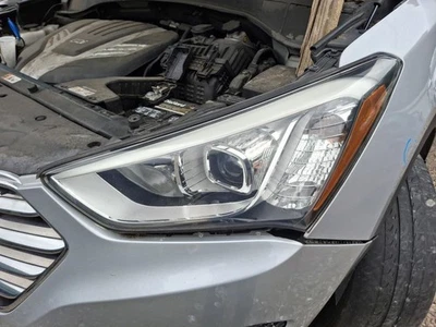 Conjunto de faros izquierdos para conductor Hyundai Santa Fe 2014 OEM usados 102 k millas Foto 1 de 4