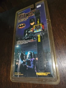 Tiger Electronic 1990 Batman LCD Armbanduhr Spiel mit Alarm Factory Sealed! - Bild 1 von 7