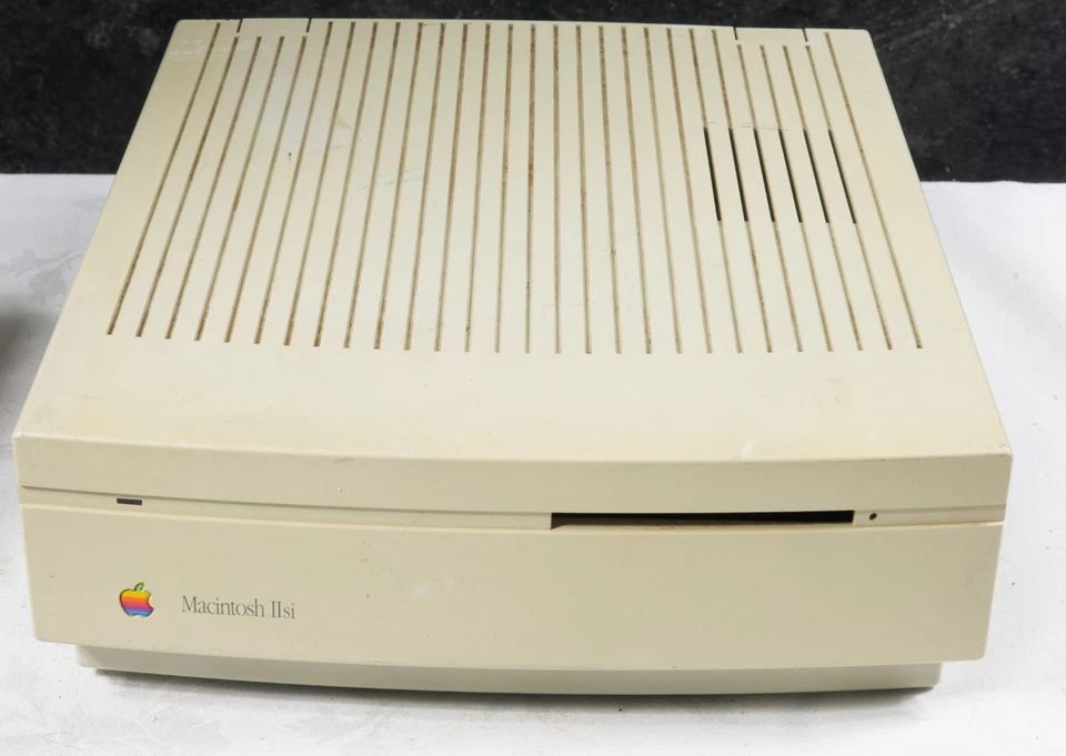 Vintage Apple Macintosh IIsi empty case AC53 - Image 1 of 4