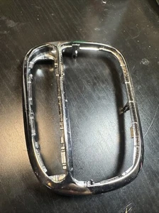 2004-07 MERCEDES-BENZ W203 W209 SHIFTER SURROUND TRIM CHROME OEM ALL TABS INTACT - Picture 1 of 18
