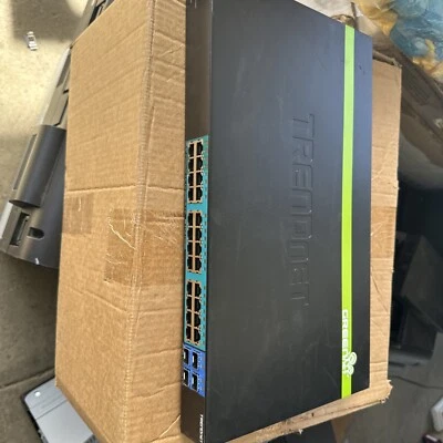 TRENDnet TPE-2840WS 24-port Gigabit Web Smart PoE Switch plus 4 SFP slots - Image 1 of 2