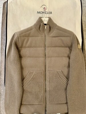 Moncler Cárdigan Tricot; Talla XL Hombre; Excelente Estado; Solo Usado Una Vez Foto 1 de 4