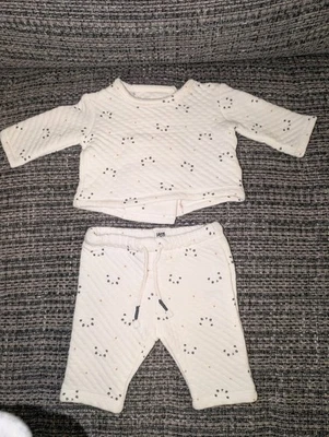 La Redoute Baby Unisex Quilted Long Sleeved Top & Trousers Set - Age 1 Month - Image 1 of 4
