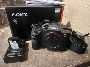Sony A7 II corpo mirrorless attacco E, usato, otturatore 38.070, condizioni buone - Foto 1 di 11