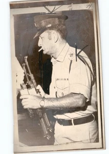 Policía israelí lleva ametralladoras LOD AEROPUERTO MASACRE Tel Aviv 1972 foto de prensa - Imagen 1 de 2