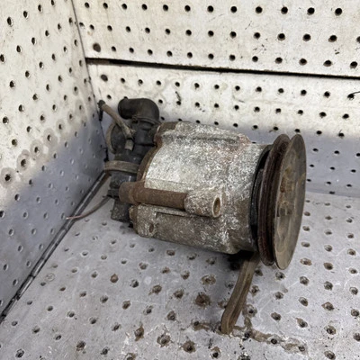 1981-1986 C10 Chevrolet Truck 305 350 Engine Smog Air Pump Ca Emissions  - Image 1 of 4