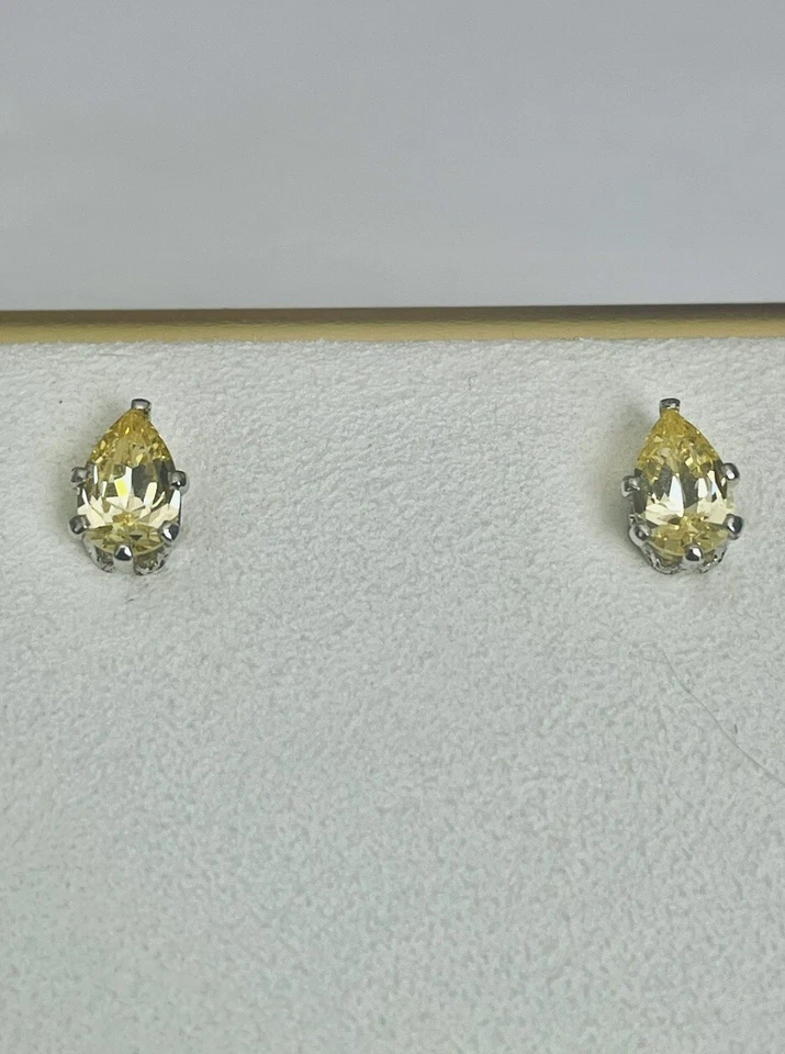 .75 ct Pear Cut Lab Created Citrine Stud Earrings in 925 Sterling Silver - Image 1 of 4