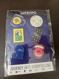 JUEGO DE 6 PRENDEDORES COLECCIONABLES VIAJE A LA NARRACIÓN DE CUENTOS Disney D23 Expo 2022 - Nuevo - Imagen 1 de 1