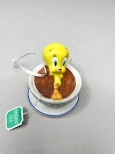 HALLMARK Keepsake 2001 HOLIDAY SPA TWEETY BIRD Looney Tunes CHRISTMAS ORNAMENT - Picture 1 of 2