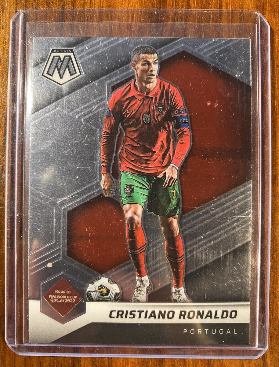 激レア　panini トレーディングカード　ロナウド 2021-22 Panini Mosaic FIFA Road to World Cup Cristiano
