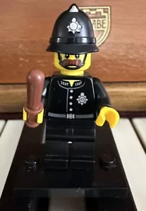 Lego Minifigure Constable Series 11 Collectible Minifigure COL177- Complete - Picture 1 of 4