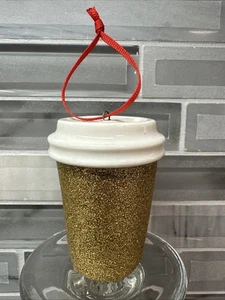 2018~Starbucks Decorazione natalizia natalizia in porcellana glitter oro~Appendino rosso~EUC! - Foto 1 di 6