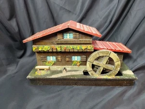 Vintage Schweizer Chalet gefütterte Schmuck Spieluhr mit Spiegel und Wasserrad FUNKTIONIERT! - Bild 1 von 11