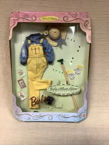 Barbie Pollice Verde Moda Collezione Millicent Roberts 1997 Mattel 19433 - Foto 1 di 3