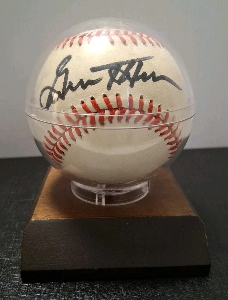 Béisbol autografiado por Gorman Thomas de los Cerveceros de Milwaukee Foto 1 de 4