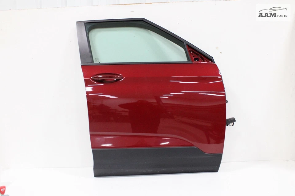 Chevrolet Trailblazer 2021-2024 panel de carcasa de puerta del lado del pasajero delantero derecho OEM Foto 1 de 4