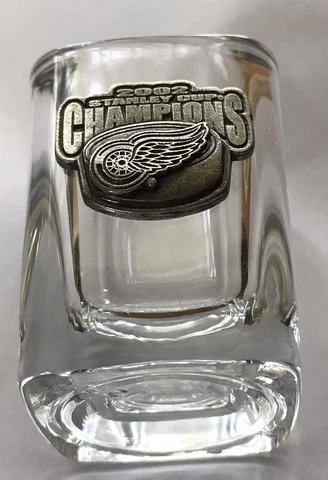 2002 Detroit Red Wings Stanley Cup Shot Glass   (1244) Cover