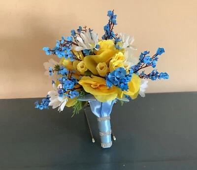 Yellow roses, rosebuds, daisies and blue baby’s breath bridal bouquet - Image 1 of 4