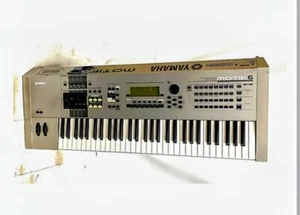 Gold Yamaha Motif Xf6 61 Keys slightly used - Picture 1 of 4