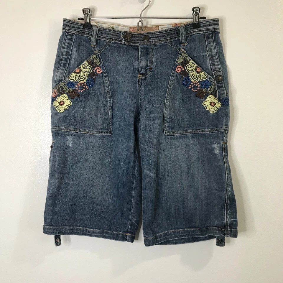 Vintage Y2K 2000s Candie's Denim Jean Shorts Size 5 / 4 Embroidered Roll Tab - Image 1 of 4