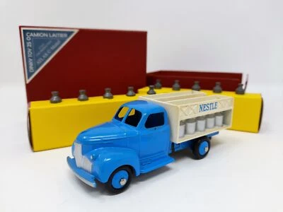 DINKY TOY 25 / CAMION LAITIER Furgoncino Nestle (ATLAS Mattel) Made in China - Immagine 1 di 4