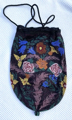 Cartera vintage con cuentas de retícula con cordón Foto 1 de 4