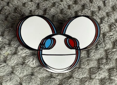 deadmau5 5eries_5 Enamel Pin. Number 113/200 - Image 1 of 2