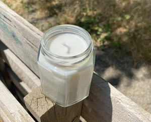 Handmade Soy Marshmallow Scented Botanical Jar Candle - Picture 1 of 5