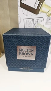 MOLTON BROWN FESTIVE RUSSIAN LEATHER 3 WICK CANDLE 480g - NEW - DISCONTINUED - Picture 1 of 6