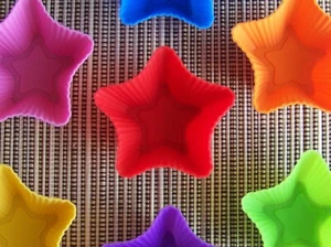 Set of 7 x Mini Star Shaped Moulds Silicone Bakeware - Picture 1 of 4