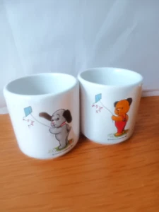 Pair Vintage SOOTY & SWEEP EGG CUPS Matthew Corbett 1981 Flying Kites - Picture 1 of 5