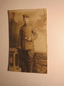 Soldado de pie en uniforme - XII más de 25 en el cuello - Landsturm? / Foto - Imagen 1 de 1
