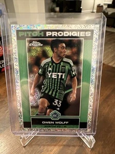 2023 Topps Cromo MLS OWEN WOLFF MOTEADO REFRACTOR PITCH PRODIGIES - RADIOCONTROL #162 - Imagen 1 de 2