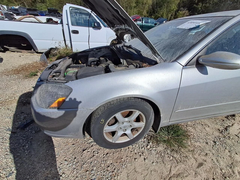 Nissan Altima 2005 guardabarros izquierdo conductor - usado, camioneta local solamente, 92000 millas Foto 1 de 3
