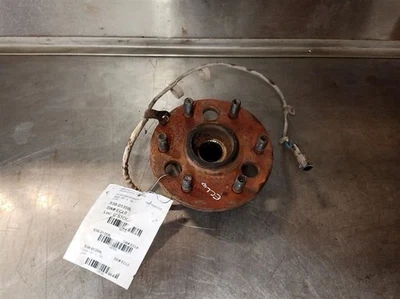 Левая ступица переднего водителя для грузовика GMC 1500 9015550 1995 года выпуска - Изображение 1 из 4