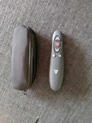 V7 Professional Wireless Presenter Laser Pointer 35Ft. Reach WP100024G19NB - Image 1 of 2