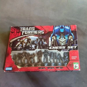 Transformers 32 Piece Chess Set Parker Brothers 2007 - Picture 1 of 1