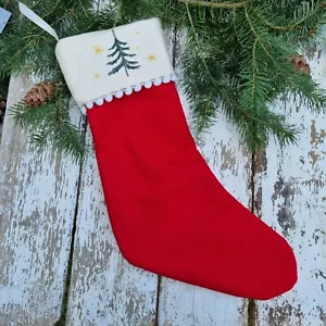 Medias de Navidad Gisela Graham bordadas de abeto con pompón rojo blanco - Imagen 1 de 2